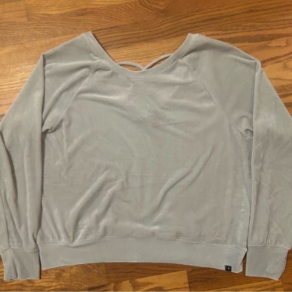 Peach Athletic Brand Gray Velour Velvet Sweater Top Running Size L NEW NWOT